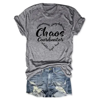 Повседневная футболка с принтом координатора хаоса от Rheaclots для женщин